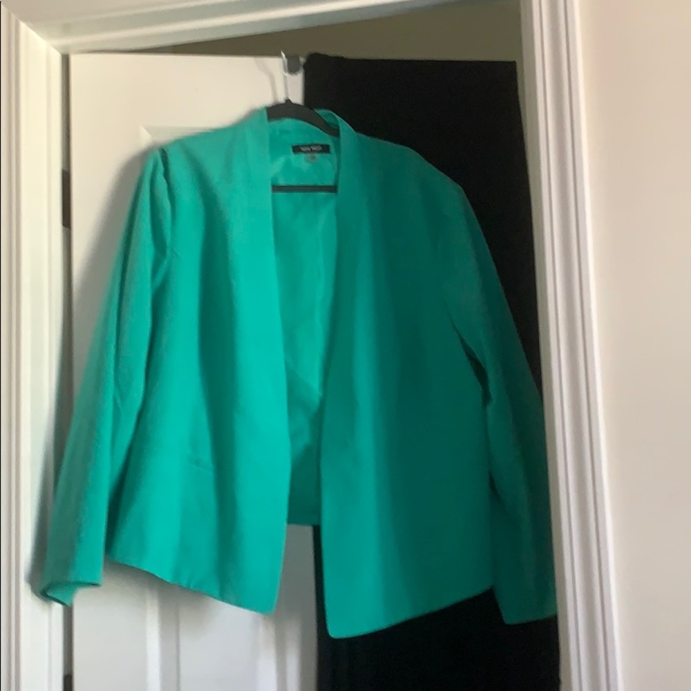 Nine West sea foam color blazer. Brand new!!!!